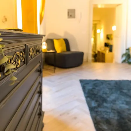 Apartamento Crociferi Palace *