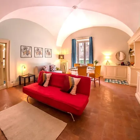 Crociferi Palace *