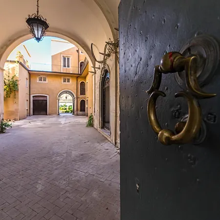 Crociferi Palace